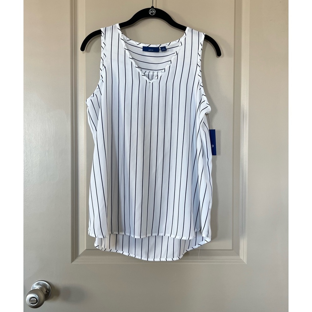 APT 9 Essential V-Neck Shell - Picture 2 of 5